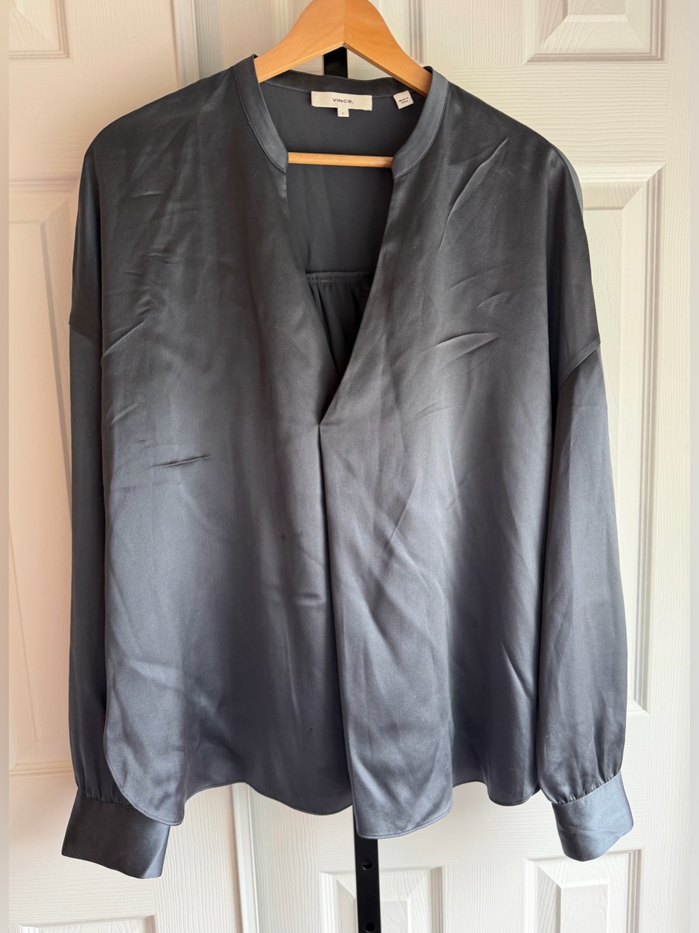 Vince Satin Striped Long-Sleeve Blue 
Blouse Neck 100% Silk Size: L